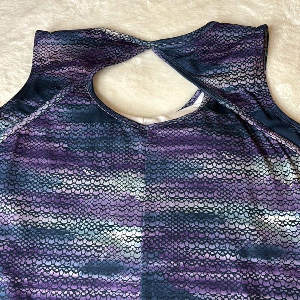 Peace and pearls Athletic dress, size XL - Picture 4 of 9